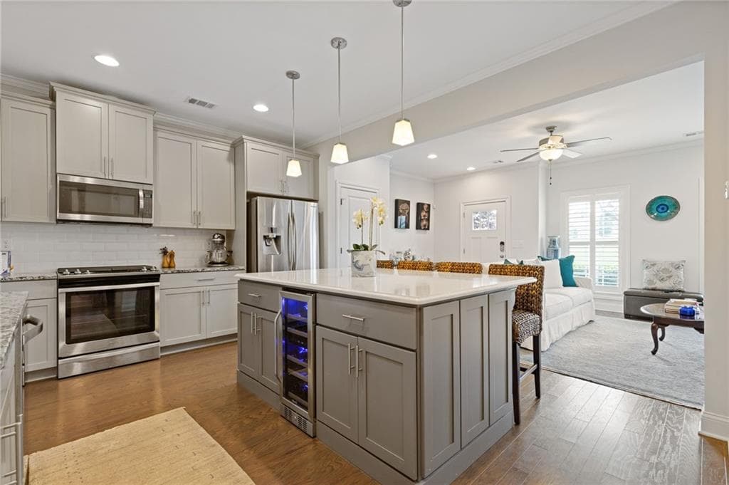 3 bedroom, 3 bathroom, 1,731 sq ft townhouse for sale at 916 Westmoreland Circle, Atlanta, GA 30318 — photo 5