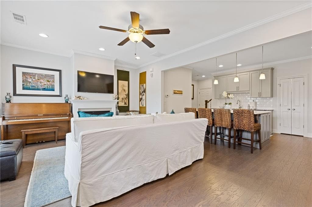 3 bedroom, 3 bathroom, 1,731 sq ft townhouse for sale at 916 Westmoreland Circle, Atlanta, GA 30318 — photo 7
