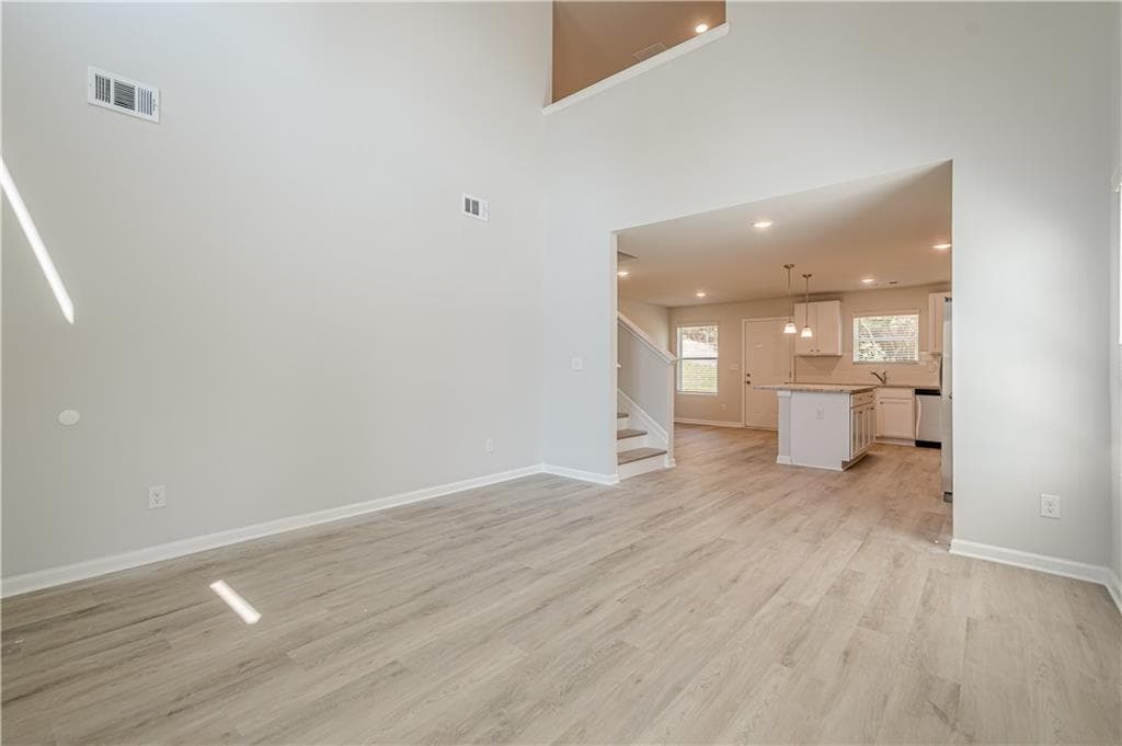 4 bedroom, 3 bathroom, 2,305 sq ft single family residence for rent at 144 Paces Overlook Trace, Dallas, GA 30157 for $2,300 a month — photo 3