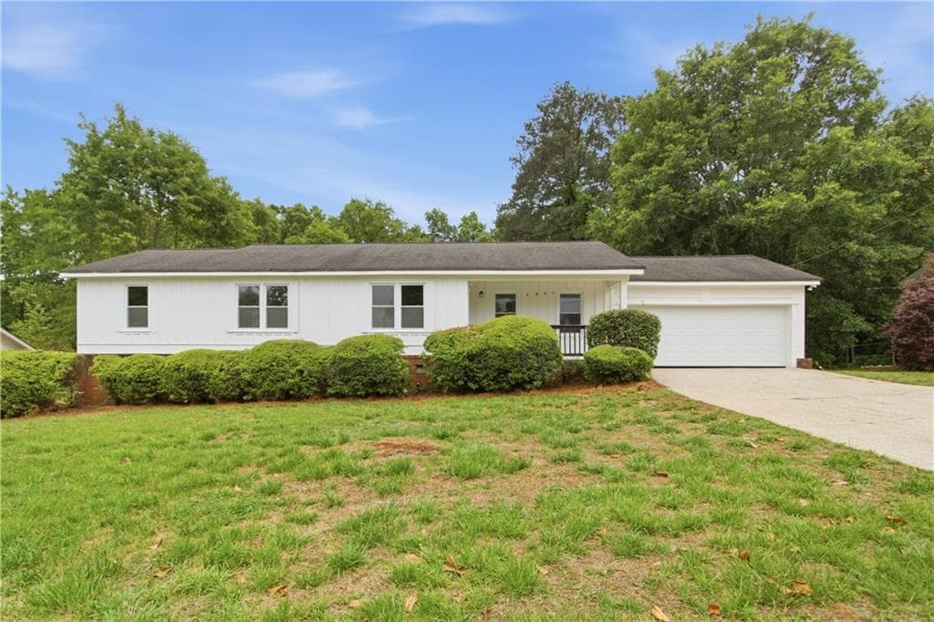 3 bedroom, 2 bathroom, 1,458 sq ft single family residence sold at 6867 Laurelwood Drive, Douglasville, GA 30135