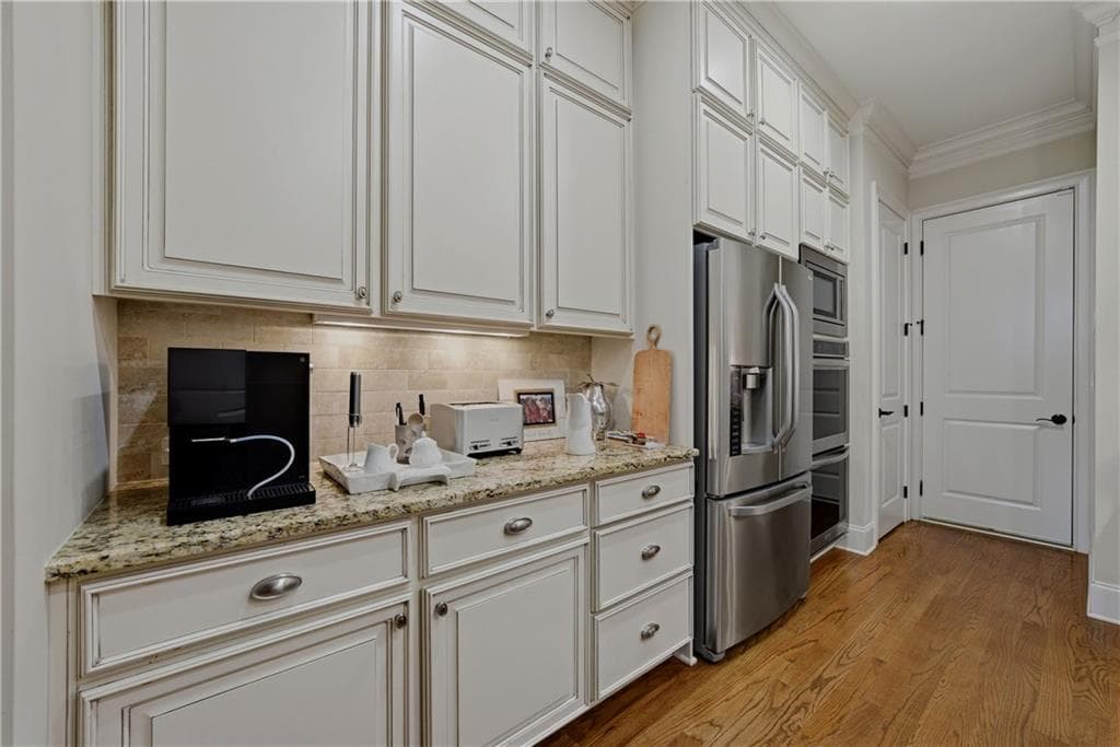 3 bedroom, 4 bathroom, 3,243 sq ft townhouse for rent at 3865 Paces Lookout Drive 18, Atlanta, GA 30339 for $4,500 a month — photo 9