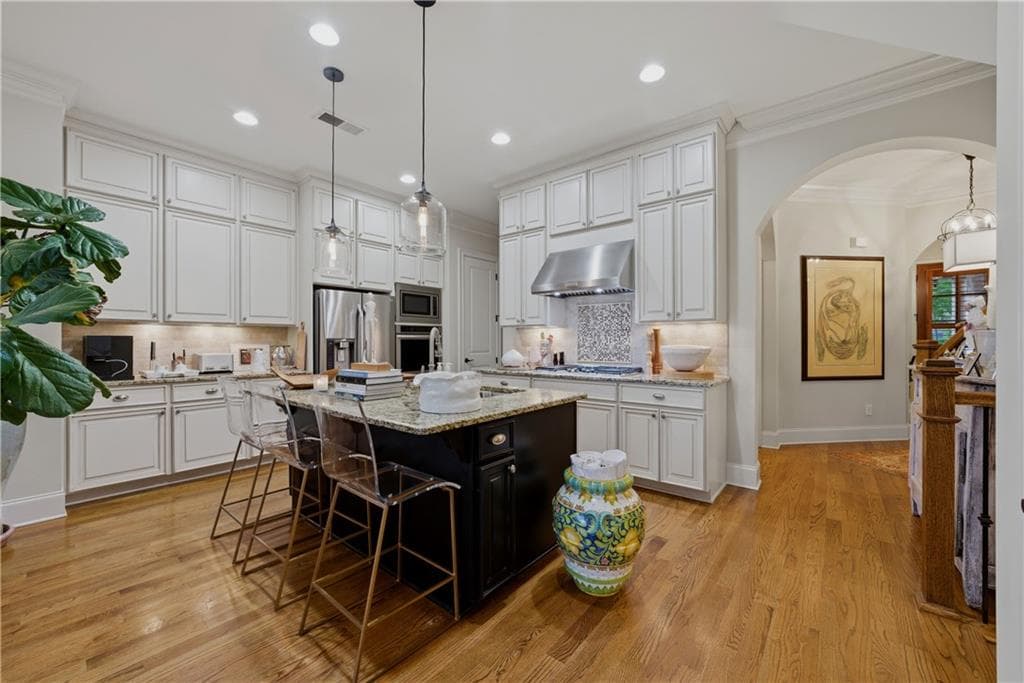 3 bedroom, 4 bathroom, 3,243 sq ft townhouse for rent at 3865 Paces Lookout Drive 18, Atlanta, GA 30339 for $4,500 a month — photo 3