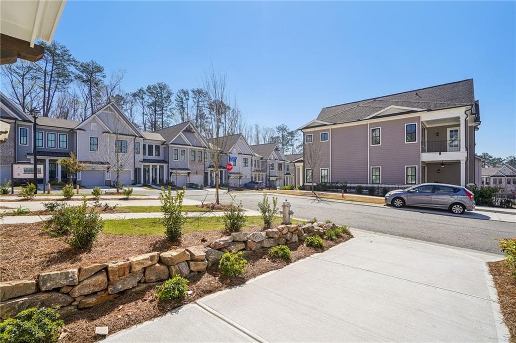 2 bedroom, 2 bathroom, 1,862 sq ft condominium under contract at 5069 Shirley Oaks Drive 306, Peachtree Corners, GA 30092 — photo 8