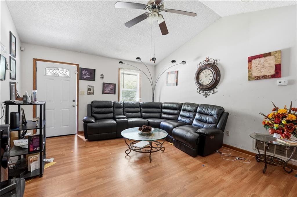 3 bedroom, 2 bathroom, 1,538 sq ft single family residence under contract at 243 Lakeview Drive, Stockbridge, GA 30281 — photo 10