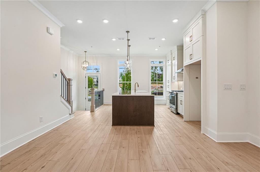 3 bedroom, 4 bathroom, 2,105 sq ft townhouse for sale at 220 Midnight Oak Run 2, Alpharetta, GA 30009 — photo 8