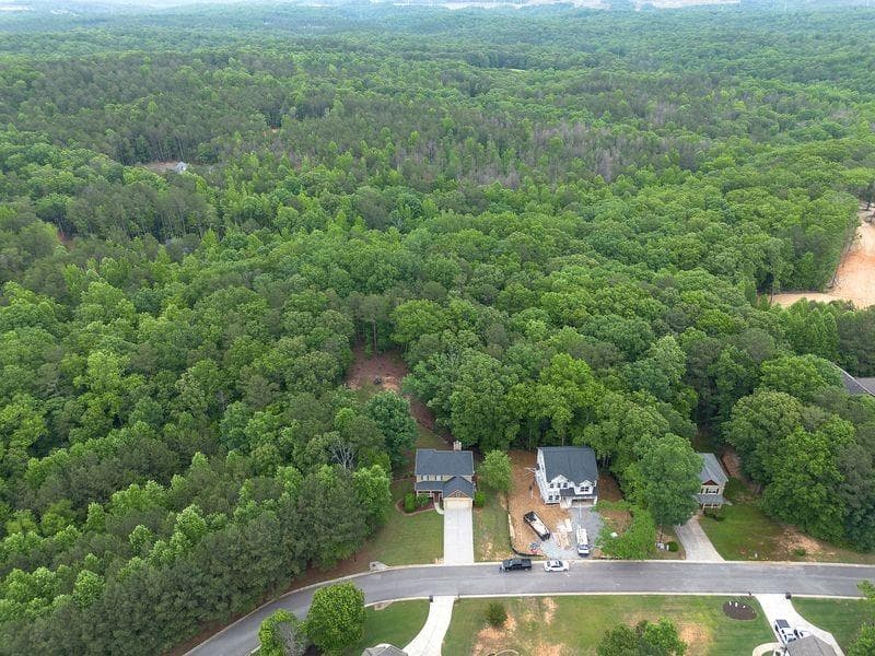 3 bedroom, 3 bathroom, 1,902 sq ft single family residence under contract at 305 Birchwood Farms Lane, Dallas, GA 30132 — photo 2