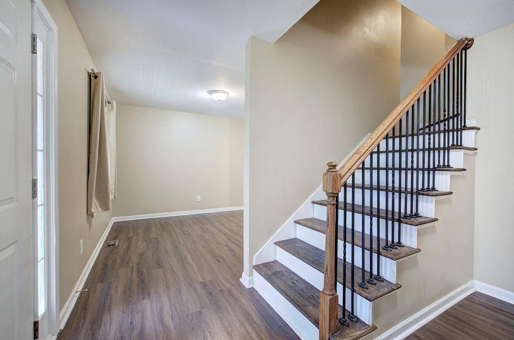 3 bedroom, 3 bathroom, 1,902 sq ft single family residence under contract at 305 Birchwood Farms Lane, Dallas, GA 30132 — photo 3