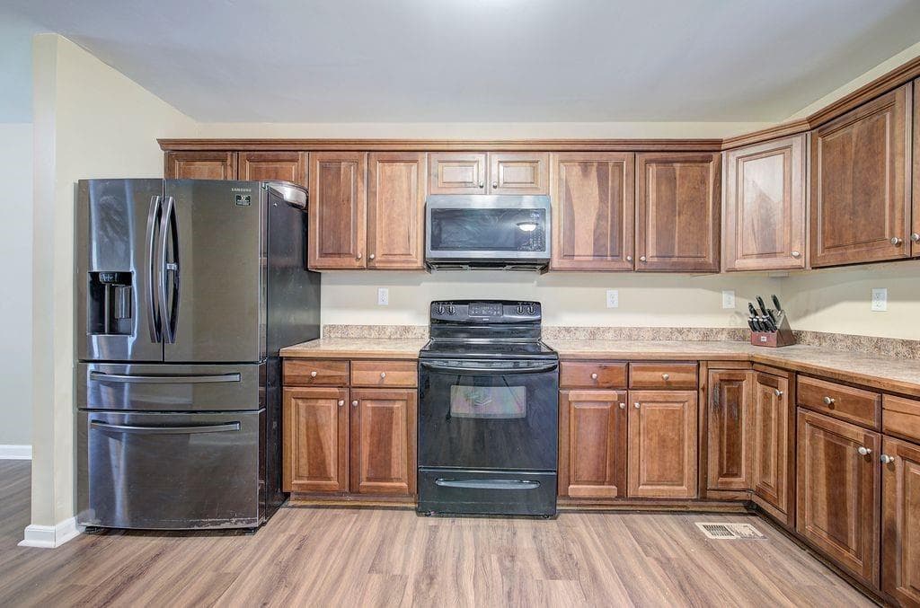 3 bedroom, 3 bathroom, 1,902 sq ft single family residence under contract at 305 Birchwood Farms Lane, Dallas, GA 30132 — photo 8