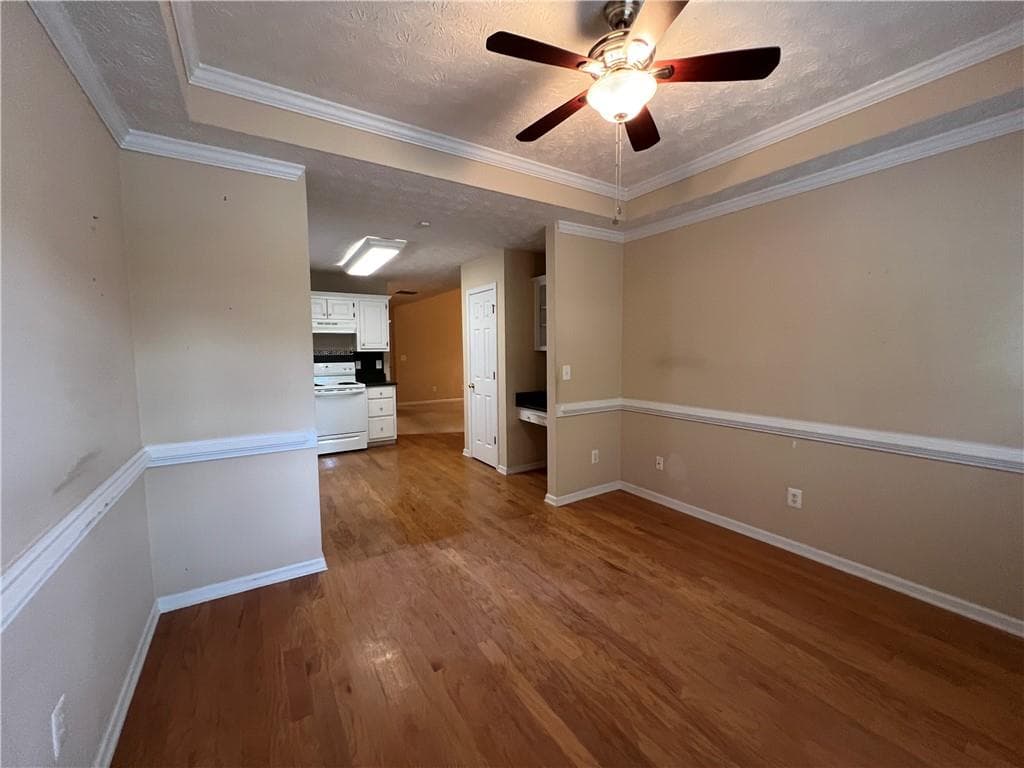 3 bedroom, 3 bathroom, 2,022 sq ft single family residence for sale at 3426 Salem Cove Trail, Conyers, GA 30013 — photo 4