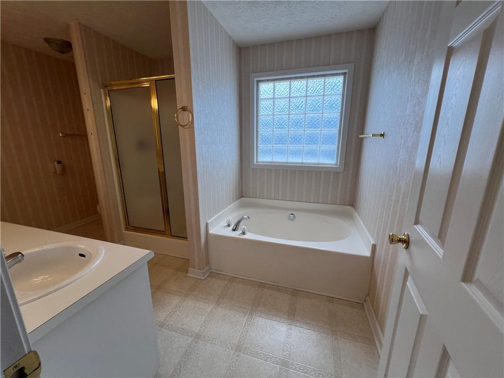 3 bedroom, 3 bathroom, 2,022 sq ft single family residence for sale at 3426 Salem Cove Trail, Conyers, GA 30013 — photo 10