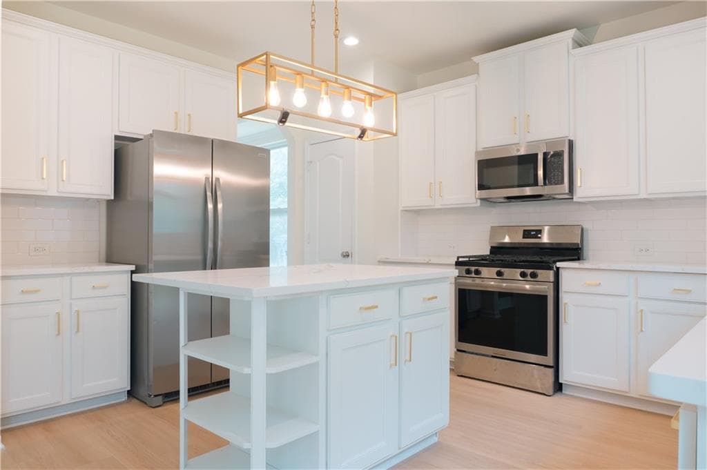 5 bedroom, 4 bathroom, 2,880 sq ft single family residence for sale at 530 Simonton Crest Drive, Lawrenceville, GA 30045 — photo 2