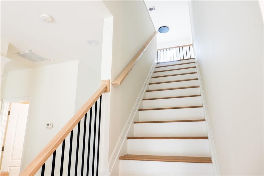 5 bedroom, 4 bathroom, 2,880 sq ft single family residence for sale at 530 Simonton Crest Drive, Lawrenceville, GA 30045 — photo 5