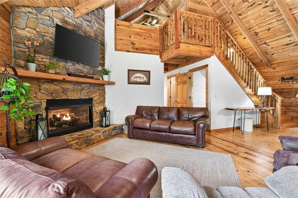 4 bedroom, 3 bathroom, 3,728 sq ft single family residence for sale at 285 Julep Circle, Ellijay, GA 30540 — photo 4