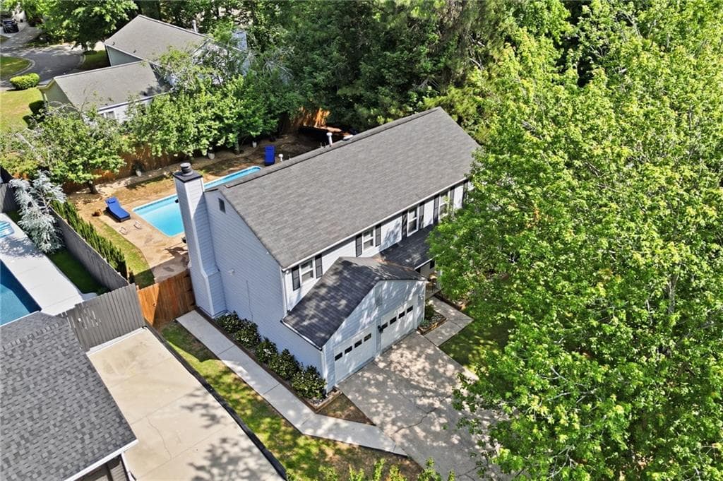 4 bedroom, 3 bathroom, 2,204 sq ft single family residence for sale at 325 Ivy Mill Court, Roswell, GA 30076 — photo 6