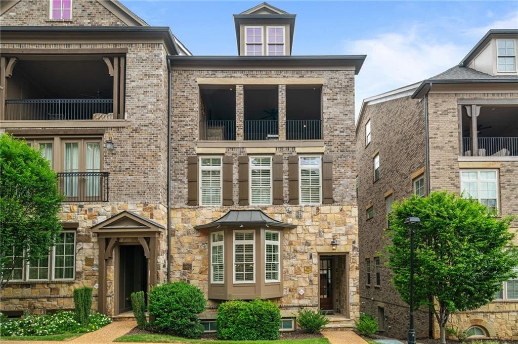 4 bedroom, 5 bathroom, 4,169 sq ft townhouse sold at 3813 Lookout Perch Lane, Atlanta, GA 30339