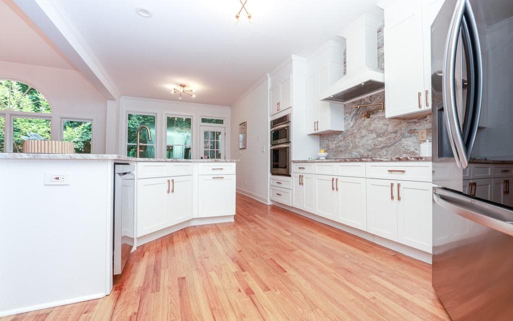 5 bedroom, 4 bathroom, 3,157 sq ft single family residence for sale at 210 Chatfield Place, Roswell, GA 30075 — photo 7