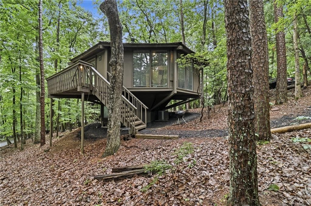 2 bedroom, 2 bathroom, 1,315 sq ft single family residence for sale at 161 Treetopper Circle, Big Canoe, GA 30143 — photo 2