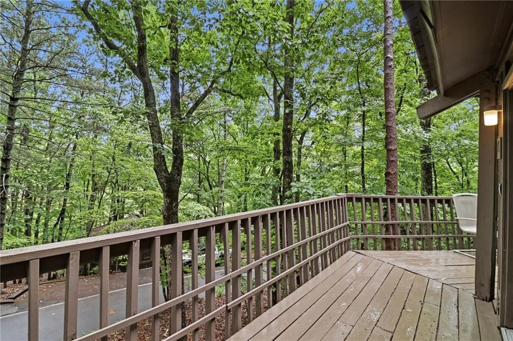 2 bedroom, 2 bathroom, 1,315 sq ft single family residence for sale at 161 Treetopper Circle, Big Canoe, GA 30143 — photo 6