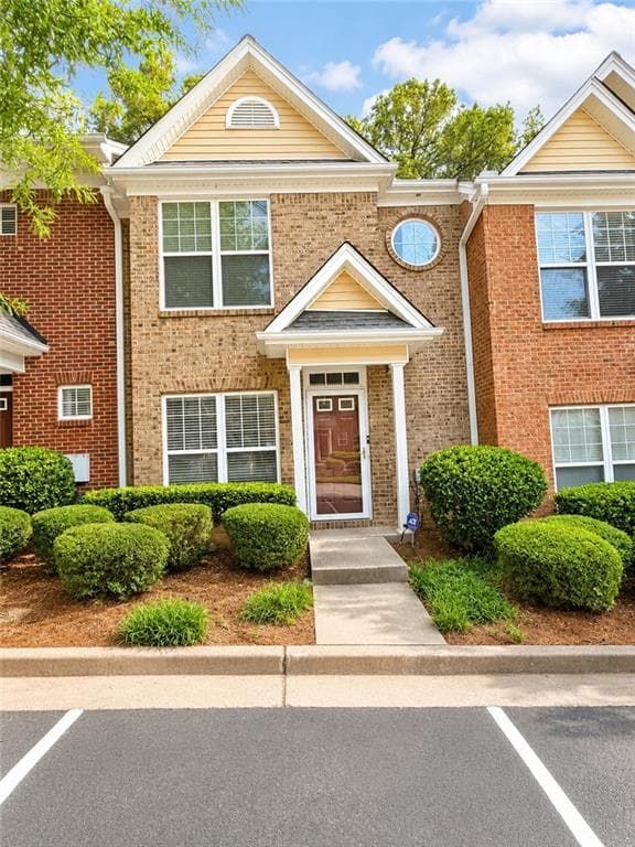 2 bedroom, 3 bathroom, 1,252 sq ft townhouse for sale at 3833 Austin Park Lane, Decatur, GA 30032