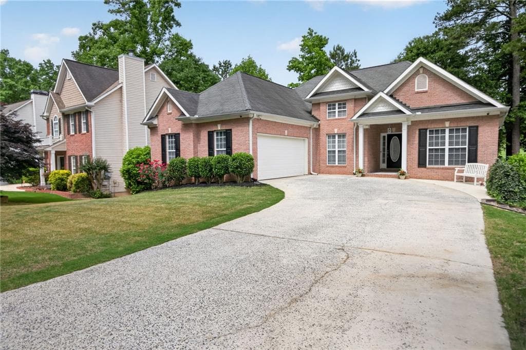 6 bedroom, 3 bathroom, 3,336 sq ft single family residence under contract at 9905 Between The Greens, Villa Rica, GA 30180 — photo 6