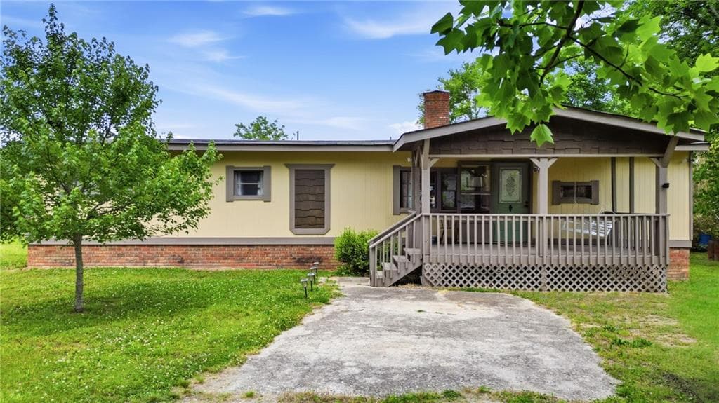 3 bedroom, 2 bathroom, 1,536 sq ft single family residence for sale at 7470 Hightower Circle, Cumming, GA 30028