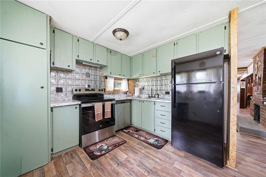 3 bedroom, 2 bathroom, 1,536 sq ft single family residence for sale at 7470 Hightower Circle, Cumming, GA 30028 — photo 4