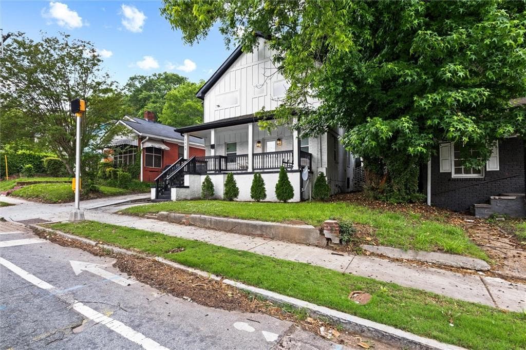 4 bedroom, 4 bathroom, 2,647 sq ft single family residence for sale at 1115 M L King Jr Drive, Atlanta, GA 30314 — photo 2