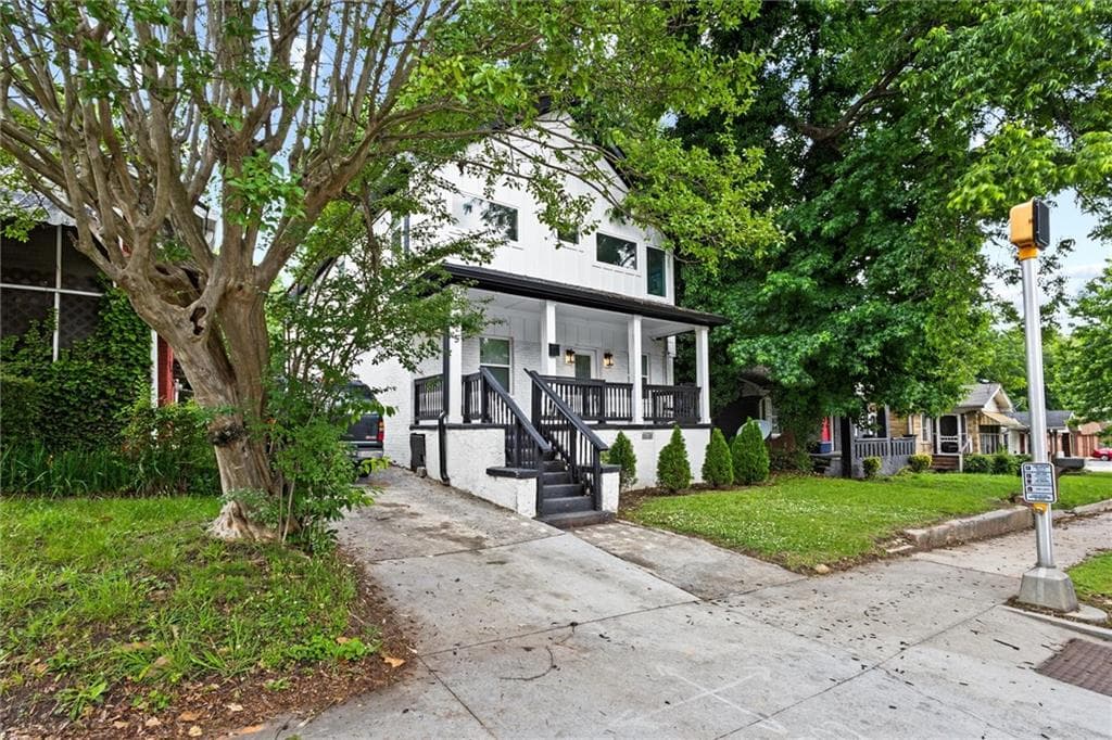 4 bedroom, 4 bathroom, 2,647 sq ft single family residence for sale at 1115 M L King Jr Drive, Atlanta, GA 30314 — photo 4
