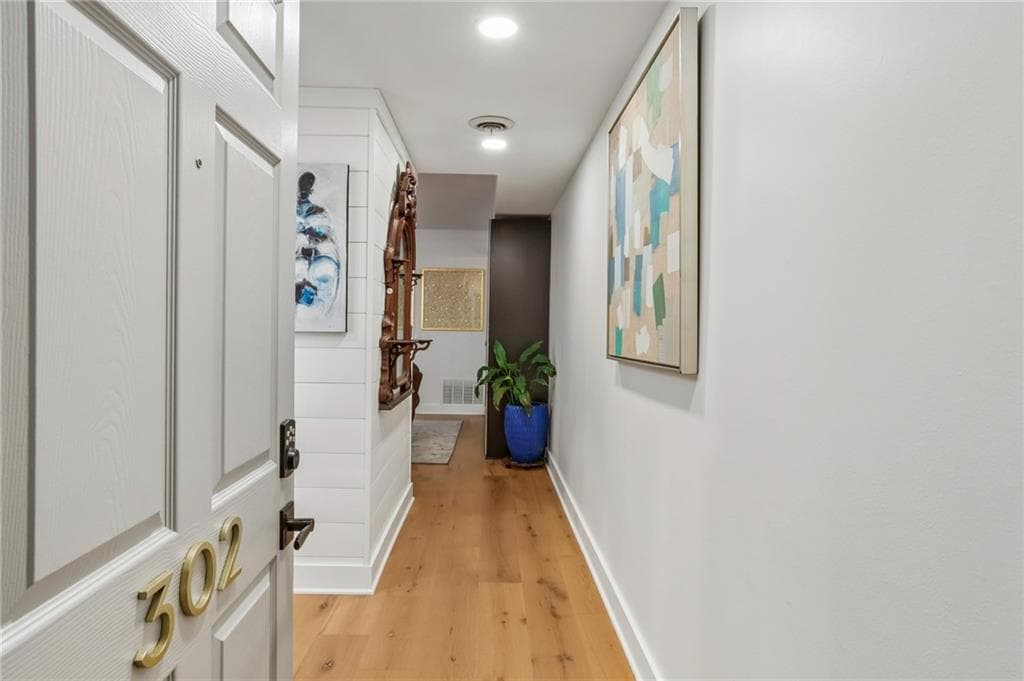 2 bedroom, 2 bathroom, 1,580 sq ft condominium for sale at 2632 Peachtree Road 302B, Atlanta, GA 30305 — photo 2