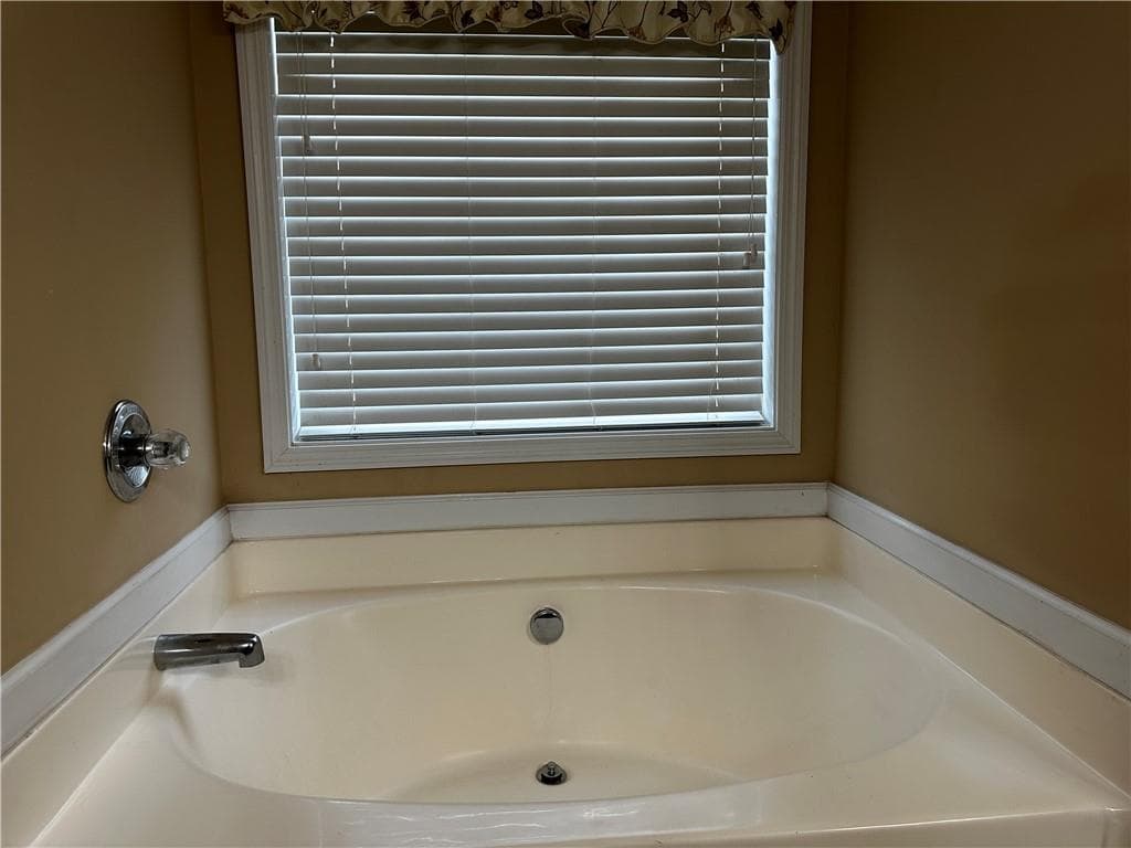 4 bedroom, 3 bathroom, 2,507 sq ft single family residence under contract at 1157 Balvaird Drive, Lawrenceville, GA 30045 — photo 9
