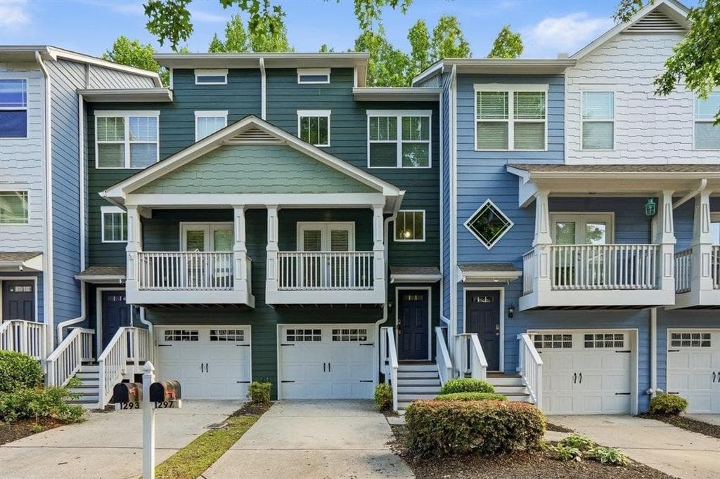 3 bedroom, 4 bathroom, 1,326 sq ft townhouse for sale at 1297 Liberty Parkway, Atlanta, GA 30318 — photo 1 of 39