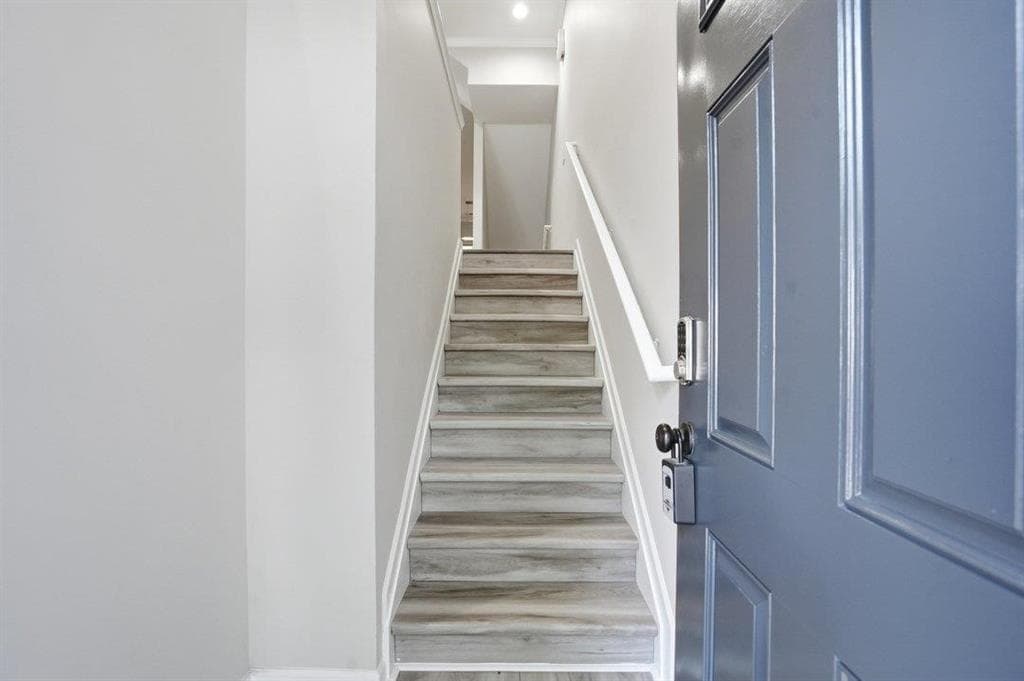 3 bedroom, 4 bathroom, 1,326 sq ft townhouse for sale at 1297 Liberty Parkway, Atlanta, GA 30318 — photo 6
