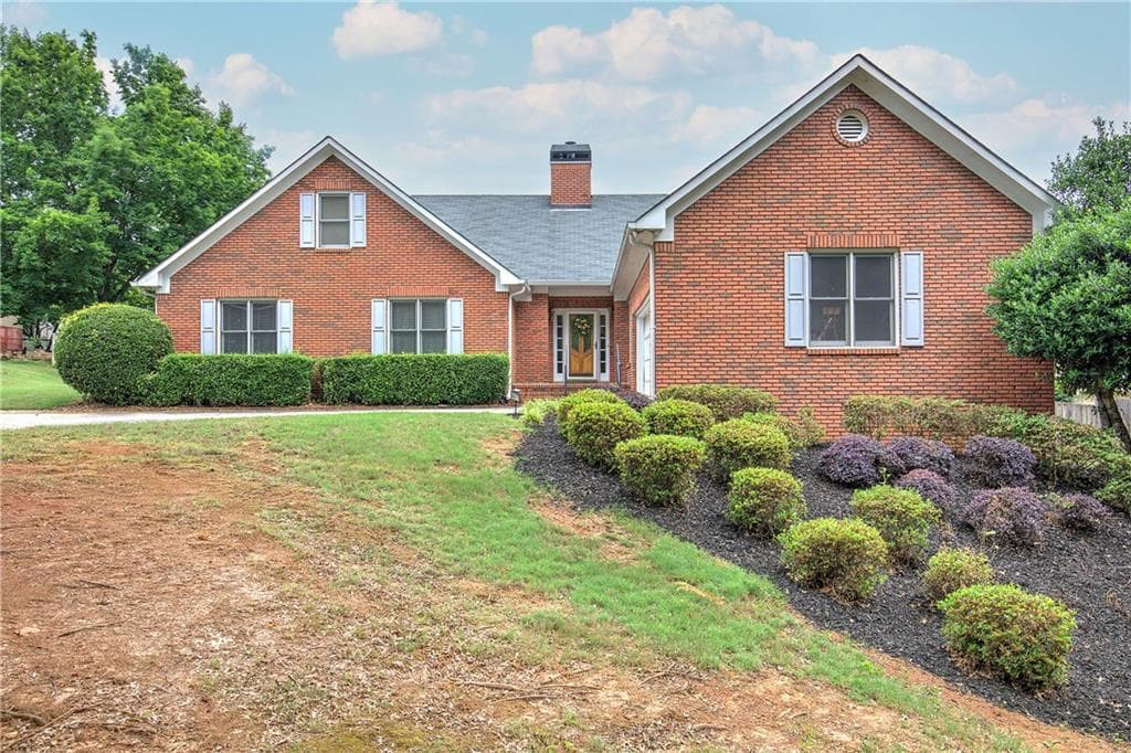 5 bedroom, 4 bathroom, 2,795 sq ft single family residence for sale at 4975 Hamby Road, Acworth, GA 30102 — photo 2
