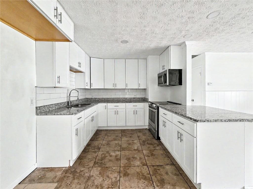 4 bedroom, 2 bathroom, 1,924 sq ft single family residence under contract at 1350 Lori Court, Conley, GA 30288 — photo 8