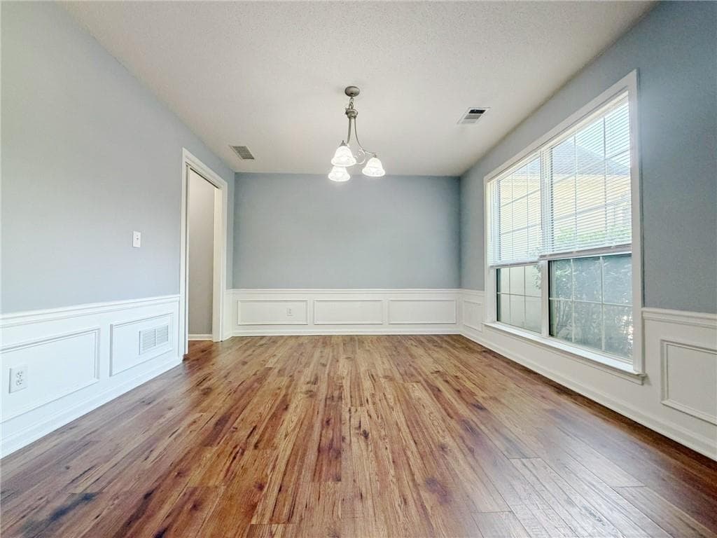 3 bedroom, 3 bathroom single family residence for rent at 11545 Carriage Park Lane, Johns Creek, GA 30097 for $2,800 a month — photo 6