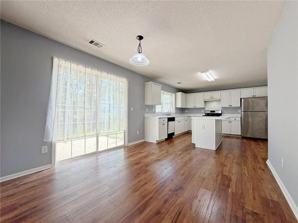 3 bedroom, 3 bathroom single family residence for rent at 11545 Carriage Park Lane, Johns Creek, GA 30097 for $2,800 a month — photo 9