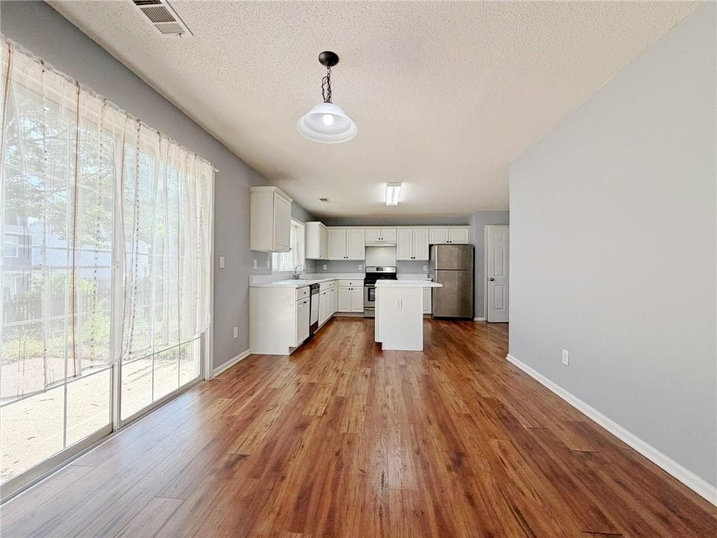 3 bedroom, 3 bathroom single family residence for rent at 11545 Carriage Park Lane, Johns Creek, GA 30097 for $2,800 a month — photo 10