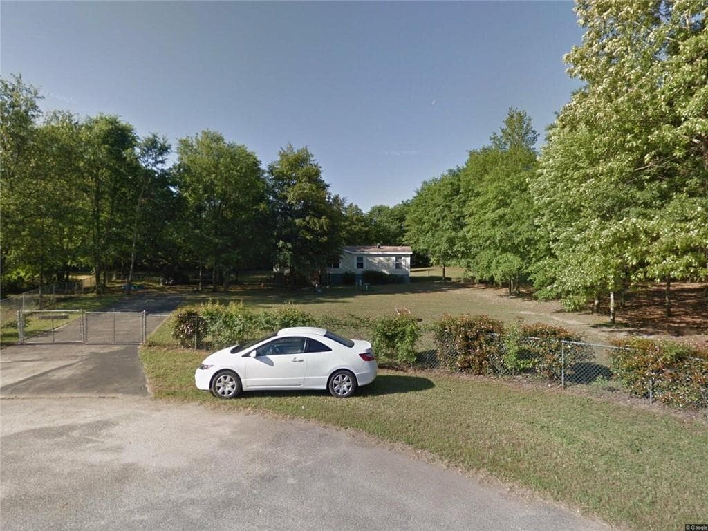 3 bedroom, 2 bathroom, 1,792 sq ft single family residence for sale at 516 Beacham Court, Macon, GA 31216
