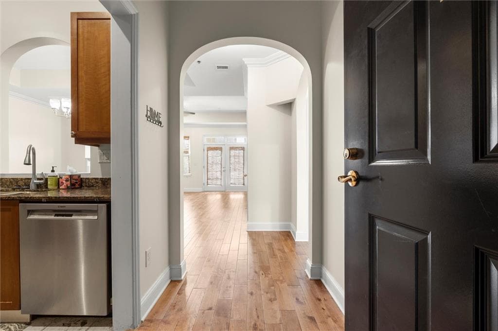1 bedroom, 1 bathroom, 1,114 sq ft condominium under contract at 1735 Peachtree Street 404, Atlanta, GA 30309 — photo 2