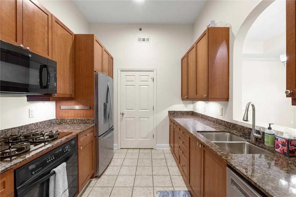 1 bedroom, 1 bathroom, 1,114 sq ft condominium under contract at 1735 Peachtree Street 404, Atlanta, GA 30309 — photo 4