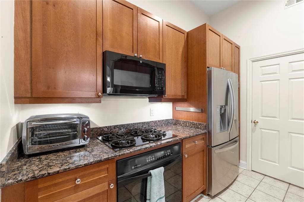 1 bedroom, 1 bathroom, 1,114 sq ft condominium under contract at 1735 Peachtree Street 404, Atlanta, GA 30309 — photo 5