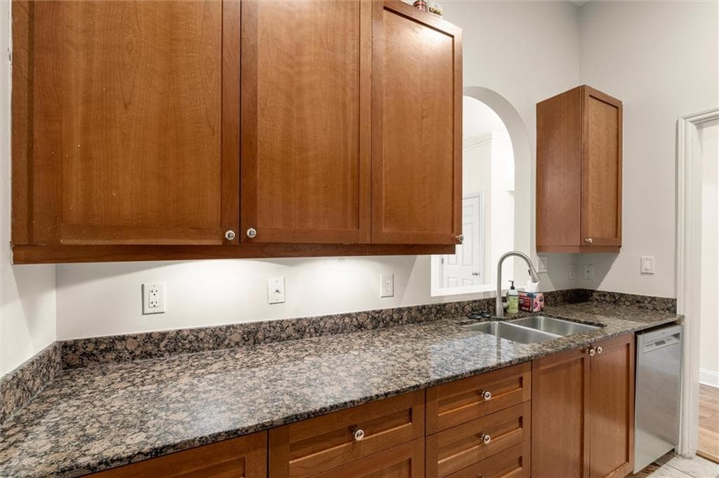 1 bedroom, 1 bathroom, 1,114 sq ft condominium under contract at 1735 Peachtree Street 404, Atlanta, GA 30309 — photo 7