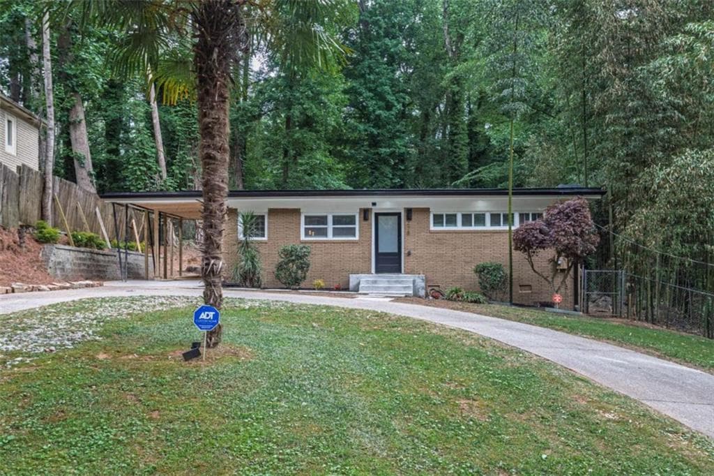 3 bedroom, 3 bathroom, 1,875 sq ft single family residence for sale at 2781 Rollingwood Lane, Atlanta, GA 30316 — photo 2