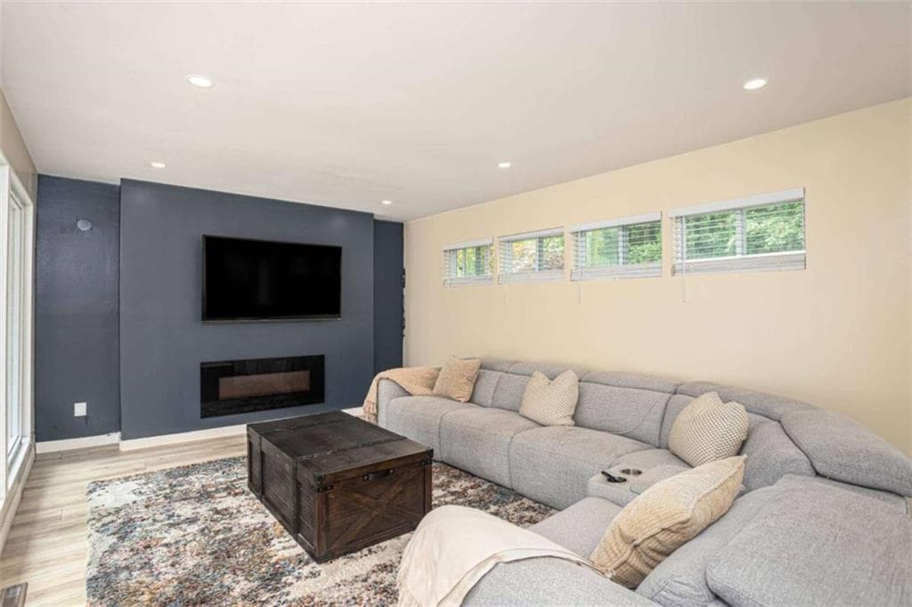 3 bedroom, 3 bathroom, 1,875 sq ft single family residence for sale at 2781 Rollingwood Lane, Atlanta, GA 30316 — photo 7