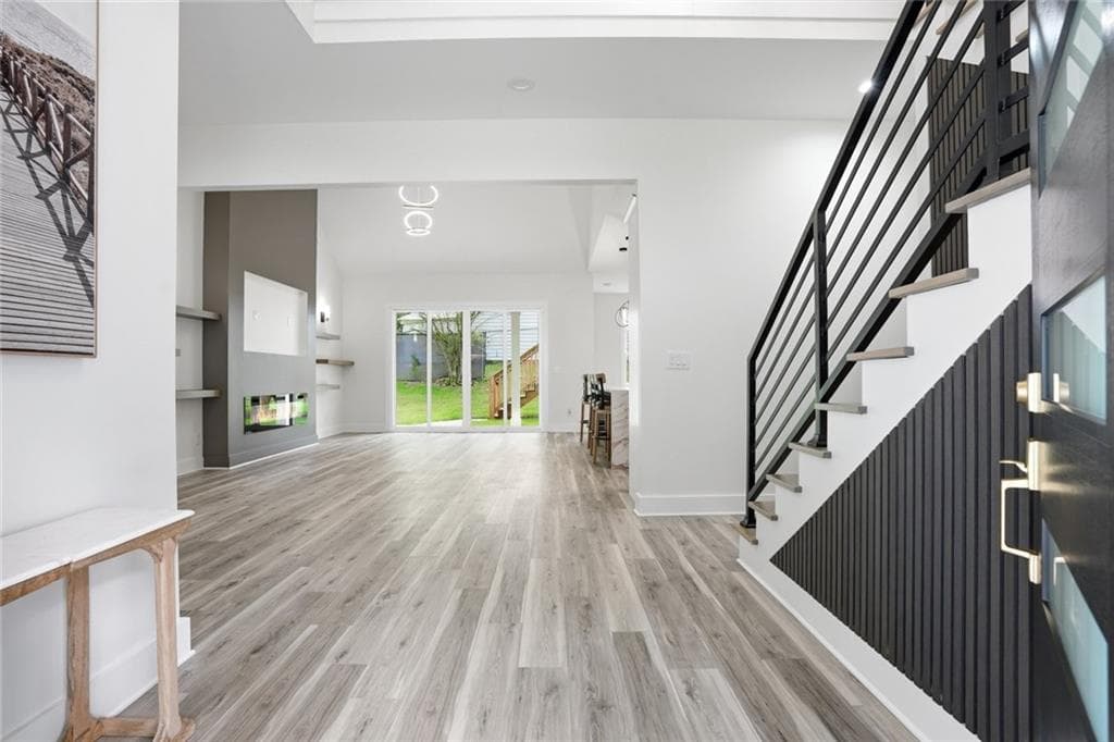 5 bedroom, 5 bathroom, 3,995 sq ft single family residence for sale at 559 Pennybrook Lane, Stone Mountain, GA 30087 — photo 3