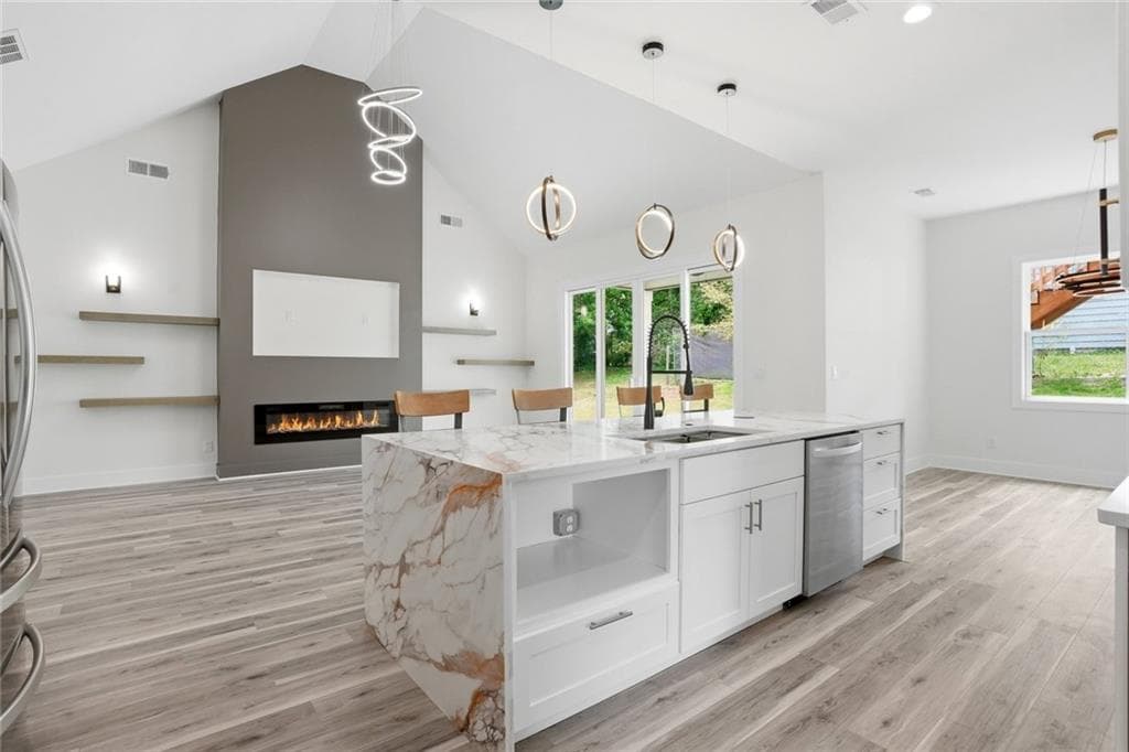 5 bedroom, 5 bathroom, 3,995 sq ft single family residence for sale at 559 Pennybrook Lane, Stone Mountain, GA 30087 — photo 5
