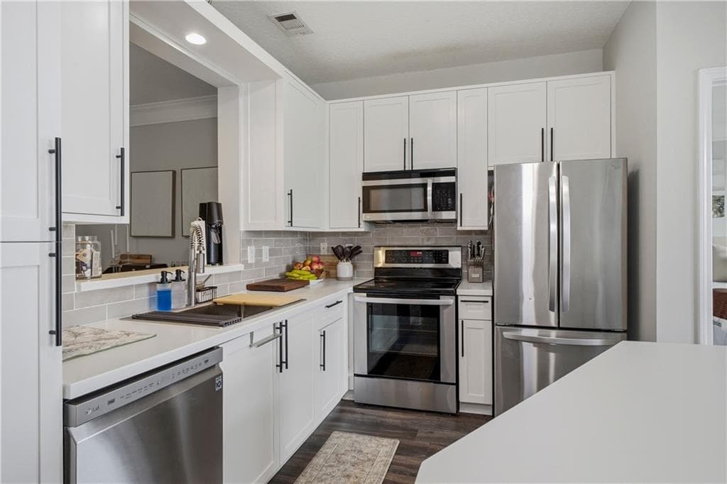 2 bedroom, 2 bathroom, 1,155 sq ft condominium for sale at 400 17th Street 2407, Atlanta, GA 30363 — photo 7