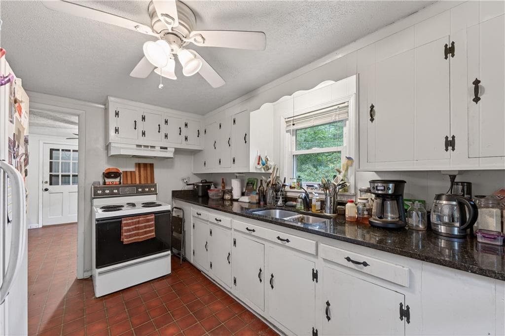 2 bedroom, 1 bathroom, 1,196 sq ft single family residence for sale at 4399 Highway 411, Rydal, GA 30171 — photo 5