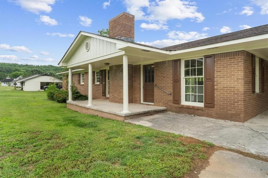 4 bedroom, 2 bathroom, 1,859 sq ft single family residence for sale at 687 Johnson Lake Road, Adairsville, GA 30103 — photo 3