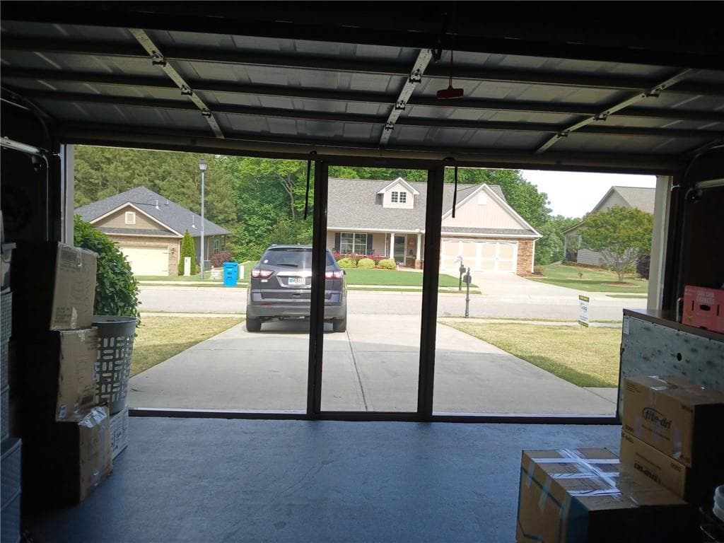 3 bedroom, 2 bathroom, 1,538 sq ft single family residence for sale at 825 Hidden Hollow Circle, Commerce, GA 30529 — photo 8